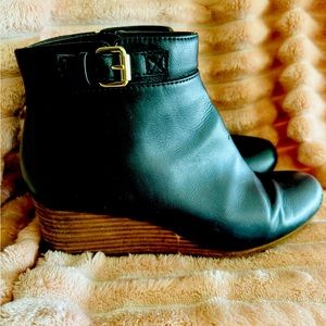 Dr. Scholl’s Black Wedge Boots